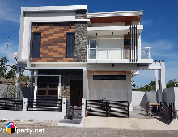 3-bedroom Single Detached House For Sale in Mandaue Cebu