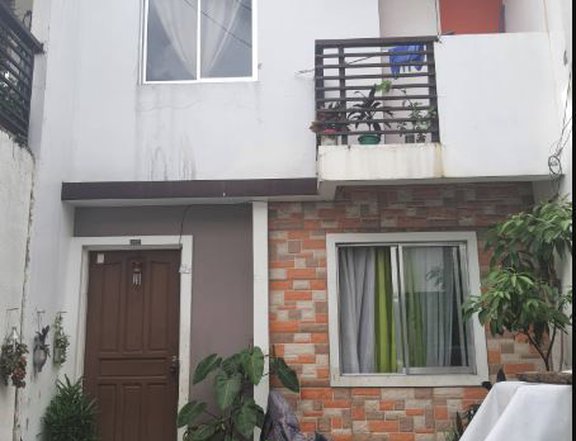 Foreclosed 3-bedroom Townhouse For Sale in Caloocan