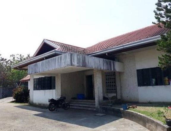 OLD HOUSE FOR SALE TOWN AND COUNTRY NORTH EXE VILLAGE MARILAO, BULACAN
