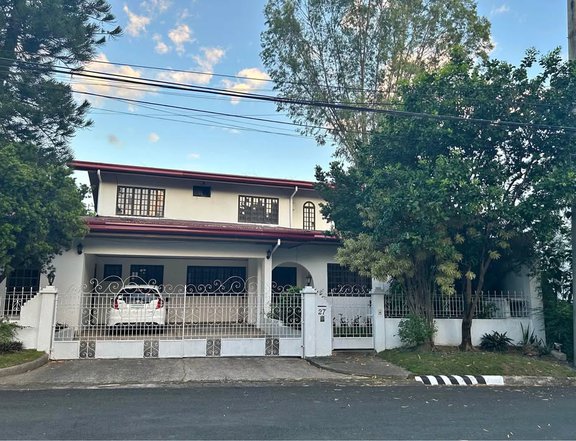 House for Sale in Merville Park Village Paranaque City