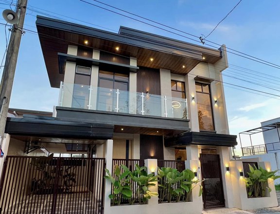 FOR SALE BRAND NEW ELEGANT SMART HOME WITH DIPPING POOL IN ANGELES CITY NEAR MARQUEE MALL