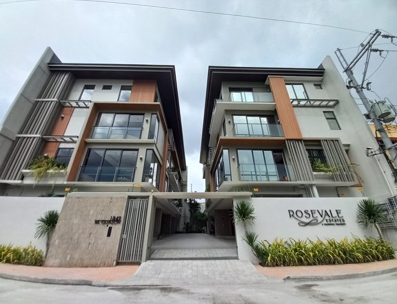 FOUR STOREY TOWNHOUSE WITH  4 BEDROOMS FOR SALE IN PACO MANILA