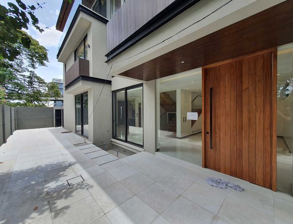 Ready For Occupancy 5-bedroom Townhouse For Sale in Pasig
