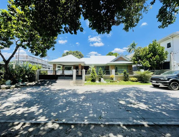 FOR SALE MODERN AMERICAN CRAFTSMAN STYLE HOUSE IN ANGELES CITY NEAR CLARK