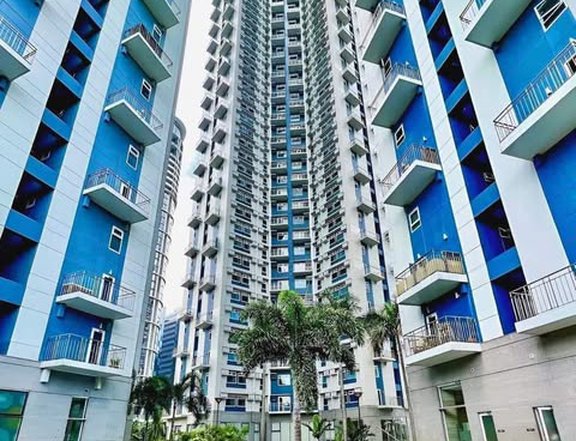 READY FOR OCCUPANCY 1 & 2 BEDROOM FOR SALE IN BGC TAGUIG - TRION TOWERS