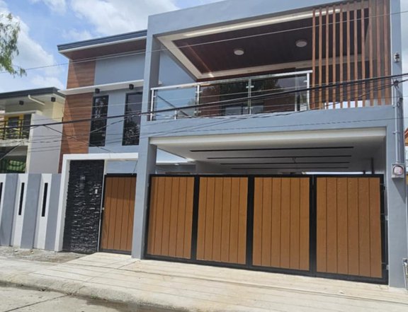 FOR SALE BRAND NEW MODERN TWO-STOREY HOUSE WITH POOL IN MABALACAT NEAR CLARK