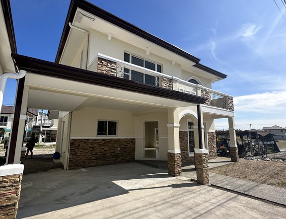 FOR SALE BRAND NEW HOUSE READY FOR OCCUPANCY MARQUEE MALL, NLEX & LANDERS