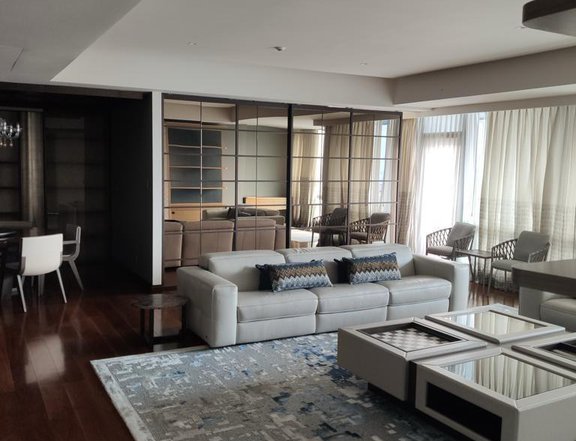 For Sale 3 Bedroom 3BR Fully Furnished Penthouse in Horizon Homes, BGC