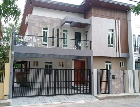 FOR SALE MODERN TROPICAL HOME IN ANGELES CITY NEAR MARQUEE MALL