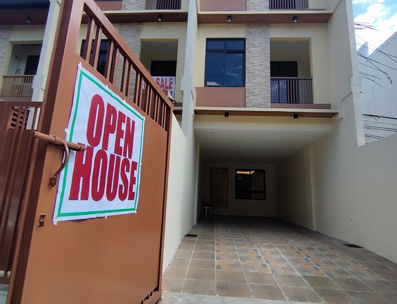 Townhouse For sale in Visayas Avenue Quezon City with PH2874