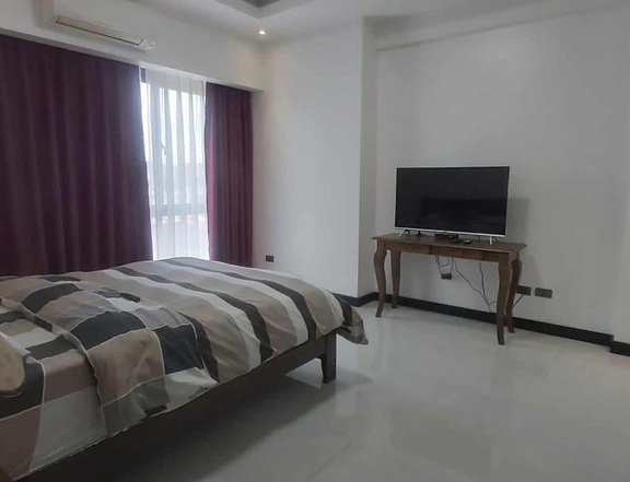 FOR SALE PRE OWNED CONDOMINIUM UNIT IN ANGELES CITY NEAR CLARK AND FIELDS AVENUE