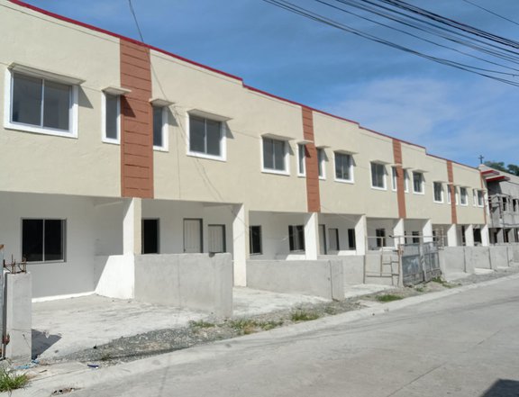 2-bedroom PRE SELLING TOWNHOUSE FOR SALE IN VISTA RIO RODRIGUEZ RIZAL