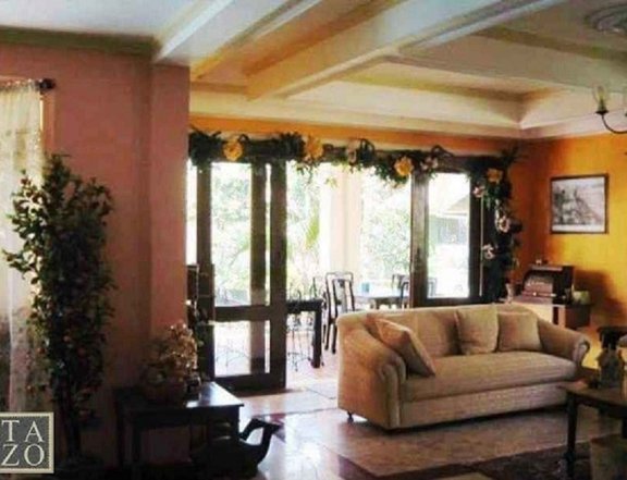 5-Bedroom House with own Pool for Sale in Merville Park Village Paranaque City