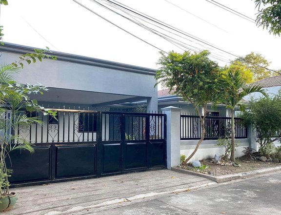 PRE OWNED BUNGALOW HOUSE IN ANGELES CITY NEAR CLARK AND FRIENDSHIP