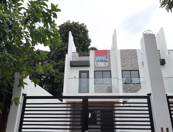 Elegant House and Lot For Sale in Fairview Quezon City with PH2559