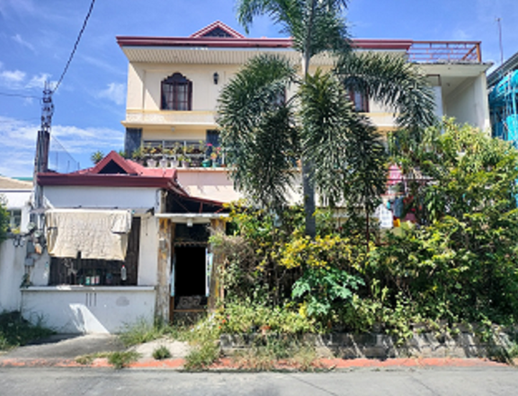 3-storey House for Sale in Pilar Village Almanza Las Pinas City
