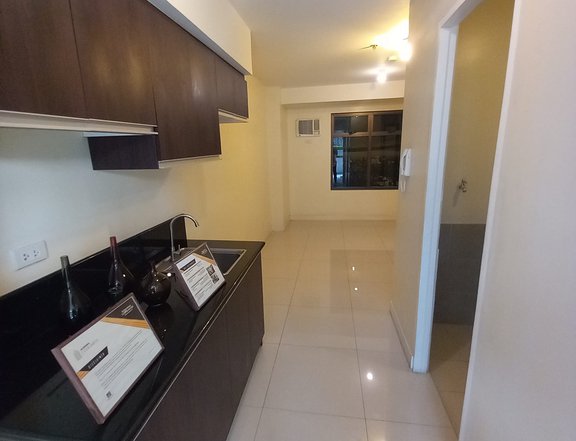 AURORA ESCALADES 19k Monthly / Cubao, QC / Pre-selling / Studio Type,