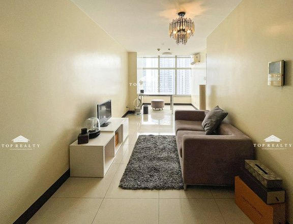 RUSH SALE! 49.5 sqm 1-Bedroom Condo For Sale at One Central Condominium in Makati City, GOOD DEAL!