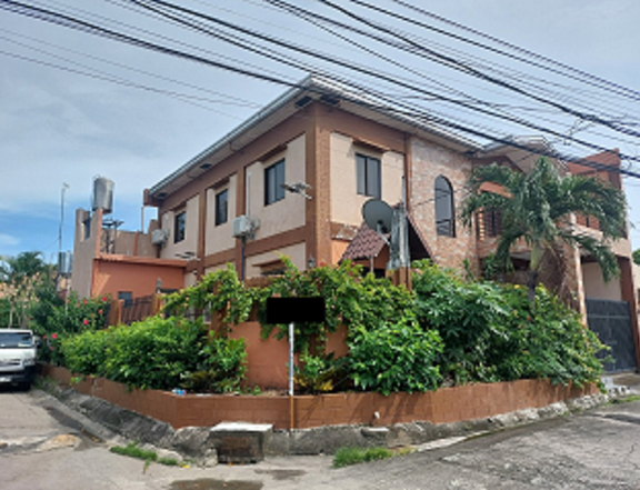 5-Bedroom Corner lot House for Sale in Multinational Village Paranaque