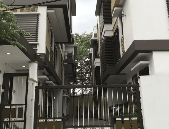 4 Bedroom Townhouse For Sale in Cubao Quezon City PH2508