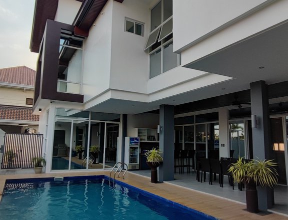 FOR SALE PRE-OWNED SEMI FURNISHED MODERN CONTEMPORARY HOUSE AND LOT IN ANGELES CITY NEAR CLARK