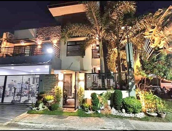 MODERN FURNISHED TWO-STOREY HOUSE WITH SWIMMING POOL IN PAMPANGA