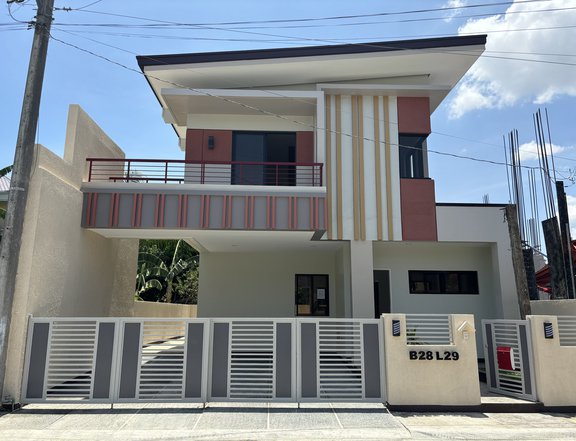 4BEDROOMS SINGLE ATTACHED WITH BALCONY FOR SALE IN IMUS CAVITE