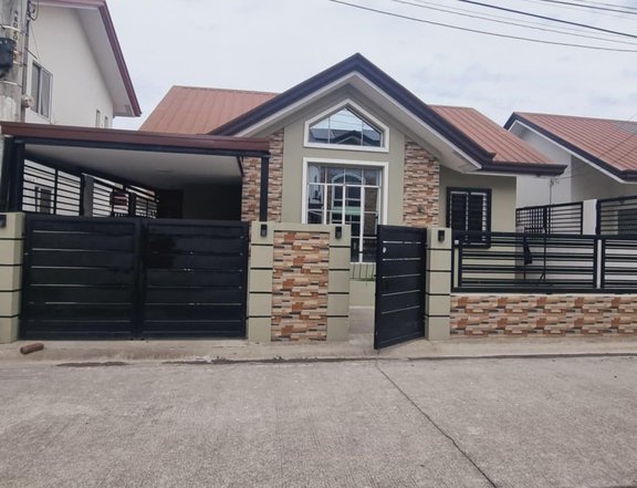 FOR SALE WELL-MAINTAINED BUNGALOW HOUSE IN ANGELES CITY NEAR MARQUEE MALL AND NLEX