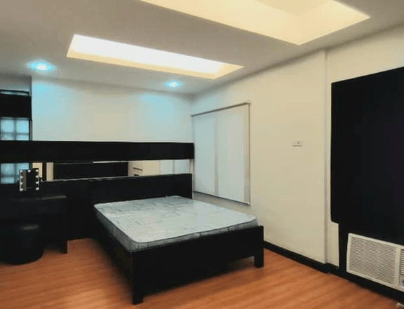 2 Bedroom for Sale in   Manhattan Square, Salcedo Village, Makati City