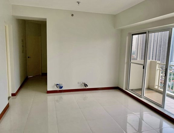 Bright and Spacious 3 Bedroom Unit For Sale at Brio Tower Makati