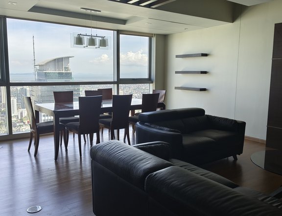 A 136 SQM 2-BEDROOM ST. FRANCIS SHANGRILA PLACE CONDO UNIT WITH BREATHTAKING VIEW