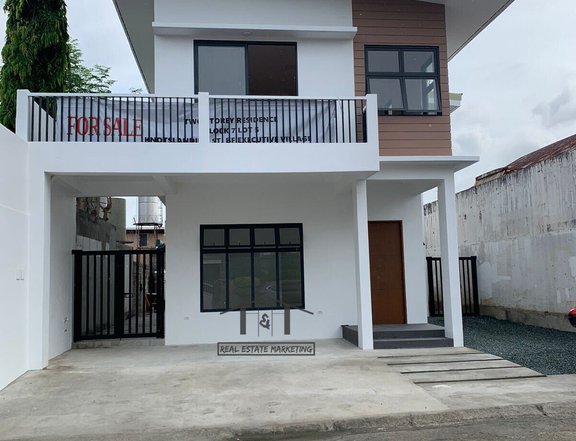 SINGLE ATTACHED WITH FOUR BEDROOMS FOR SALE IN BF HOMES PARANAQUE CITY
