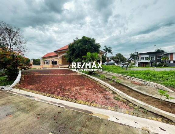 Lot For Sale in Exclusive Subdivision along Friendship Highway