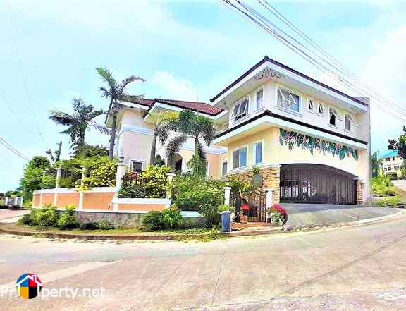OVERLOOKING HOUSE WITH SWIMMING POOL IN CONSOLACION CEBU