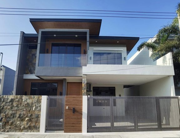 FOR SALE BRAND NEW SEMI FURNISHED MODERN TWO STORY HOUSE IN ANGELES CITY NEAR MARQUEE MALL AND NLEX