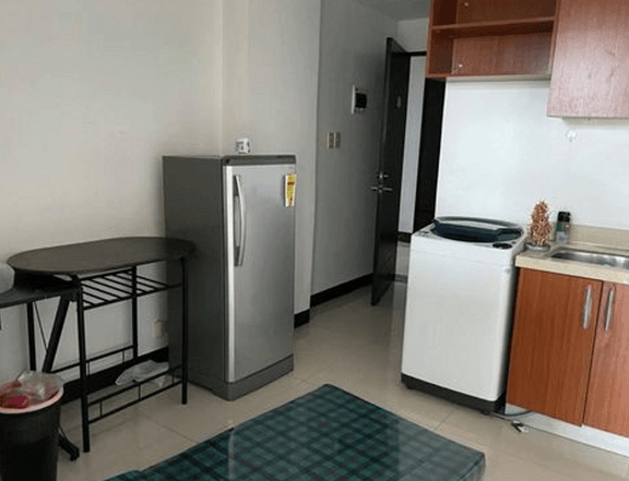 1BR Condo Unit for Sale in Bayport West