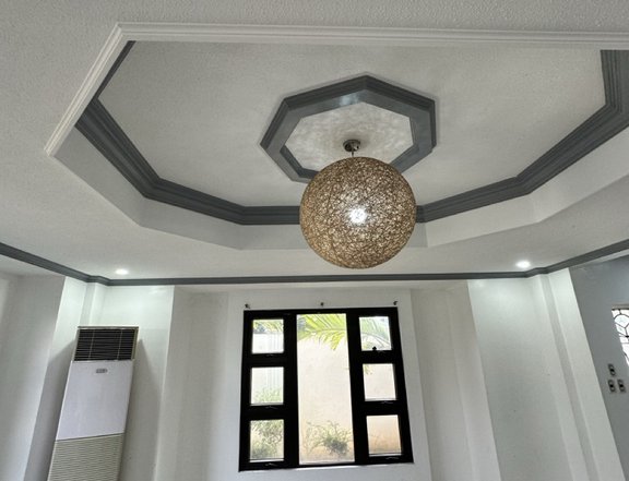 SALE: Expansive House with Pool in Angeles City