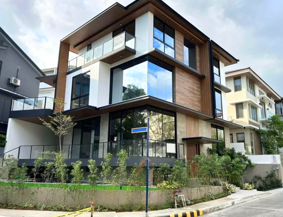 Brand New 5-Bedroom House for Sale in McKinley Hill Village, Taguig City