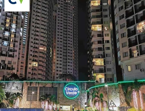 I'm selling a ready-for-occupancy 2.5-bedroom condo with parking