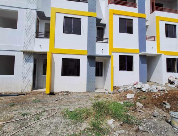 2-bedroom Townhouse For Sale in Santo Tomas Batangas