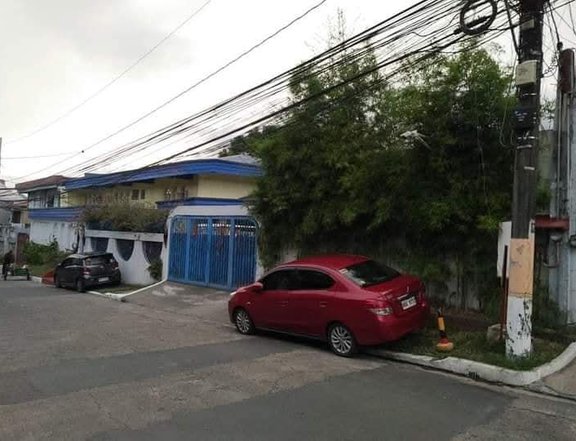 Single Detached with swimming pool House For Sale in Paranaque