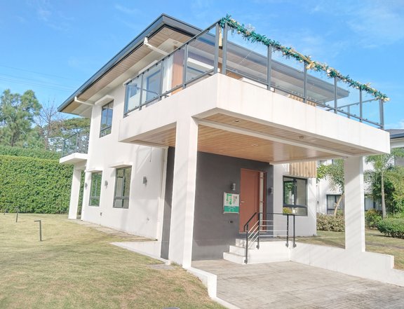 5-bedroom Single Detached House For Sale in Alabang Muntinlupa