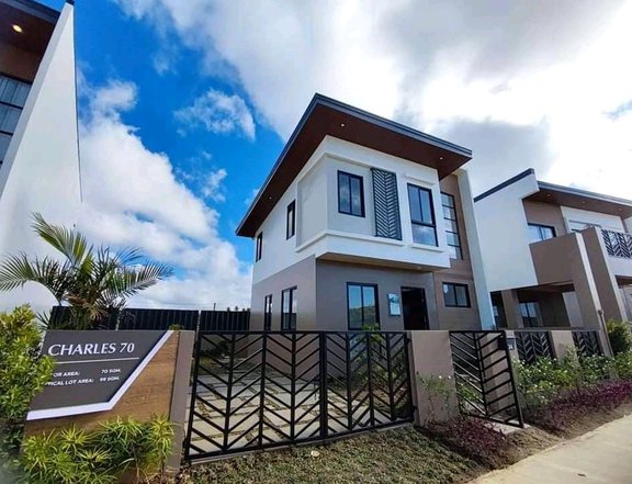 BAHAY MALAPIT SA TAGAYTAY,  PRE SELLING or Ready For Occupancy