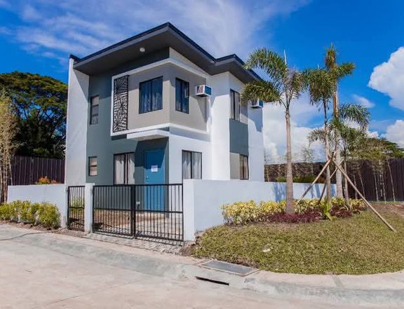 Phirst Park Town house and Single Attached in North