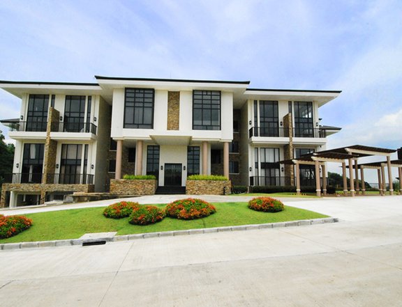 3BR loft-type unit Golf View Terraces South Forbes Silang Cavite