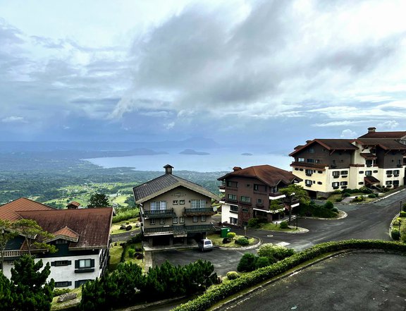 RFO 2 bedroom for sale with majestic view at Tagaytay Highlands