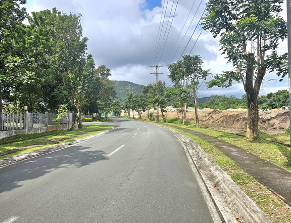 New Pre-selling Lot for sale at Tagaytay Highlands