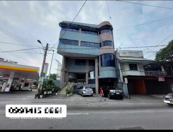 4Storey Commercial Building For Sale in Mandaluyong City