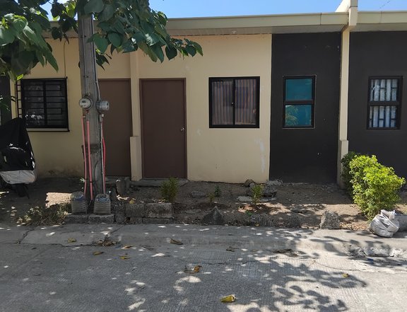 Less than 2 years pre-owned with Spot Cash Discount, Inner Rowhouse for Sale in Sta Cruz Laguna