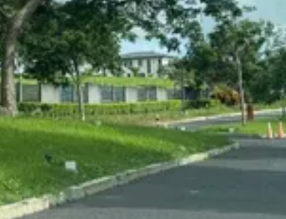 180sqm lot. In SONOMA nr Solenad Center Nuvali